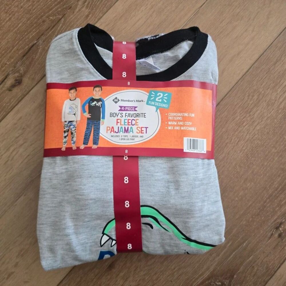 Members Mark boys 4 piece  fleece dinosaur pajama set 8